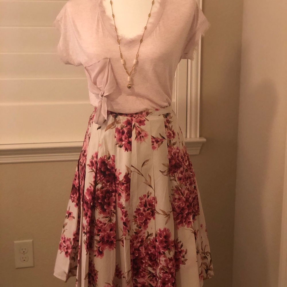 Elle Pink TShirt with delicate ruffle size s